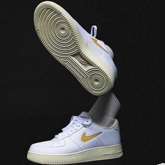 生産終了 26.5cm US8.5 NIKE AIR FORCE 1 07 LX LOW white Jewel Pale Vanilla エアフォース ワン ロー ジュエル AF1 白 ホワイト バニラ_画像1