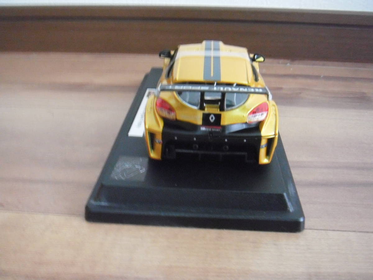  BBurago Renault Megane Trophy minicar yellow color yellow BURAGO RENAULT MEGANE 1/24