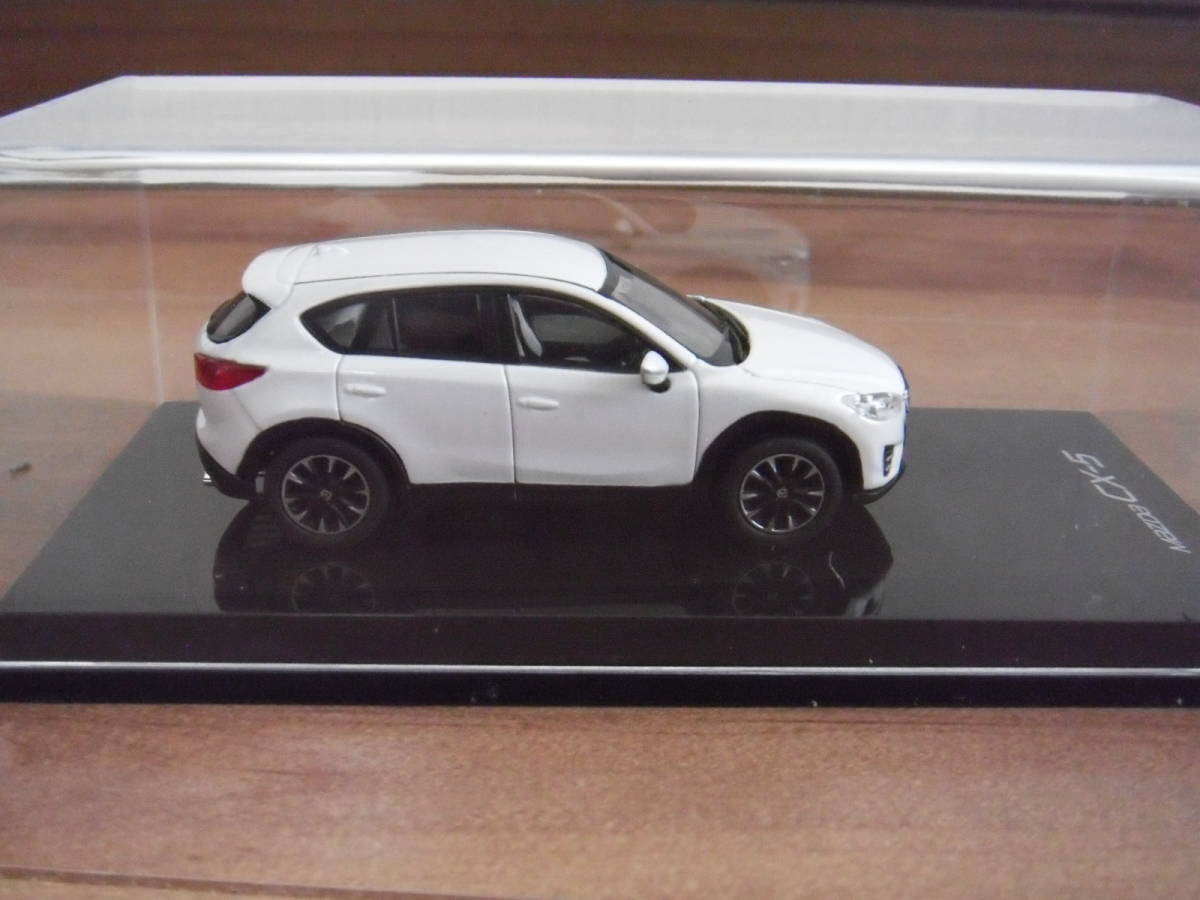 マツダ　CX-5　ミニカー　白　ホワイト　クリスタルホワイトパールマイカ　MAZDA　1/64　2015_画像5