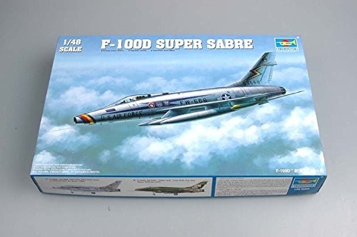 新品大セール トランペッター 1/48 アメリカ空軍 F-100D スーパー