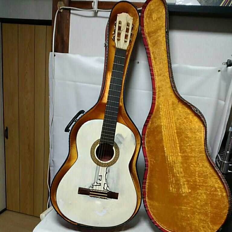 送料無料(１M143)BELLAME ベラミー　クラシックギター　G-130　日本製　白　ハードケース付　楽器