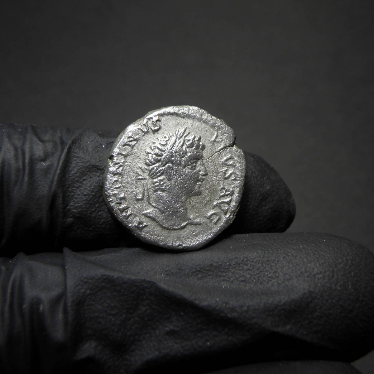 【古代ローマコイン】Caracalla（カラカラ）クリーニング済 シルバーコイン 銀貨(4XxM2hxkSr)_画像3