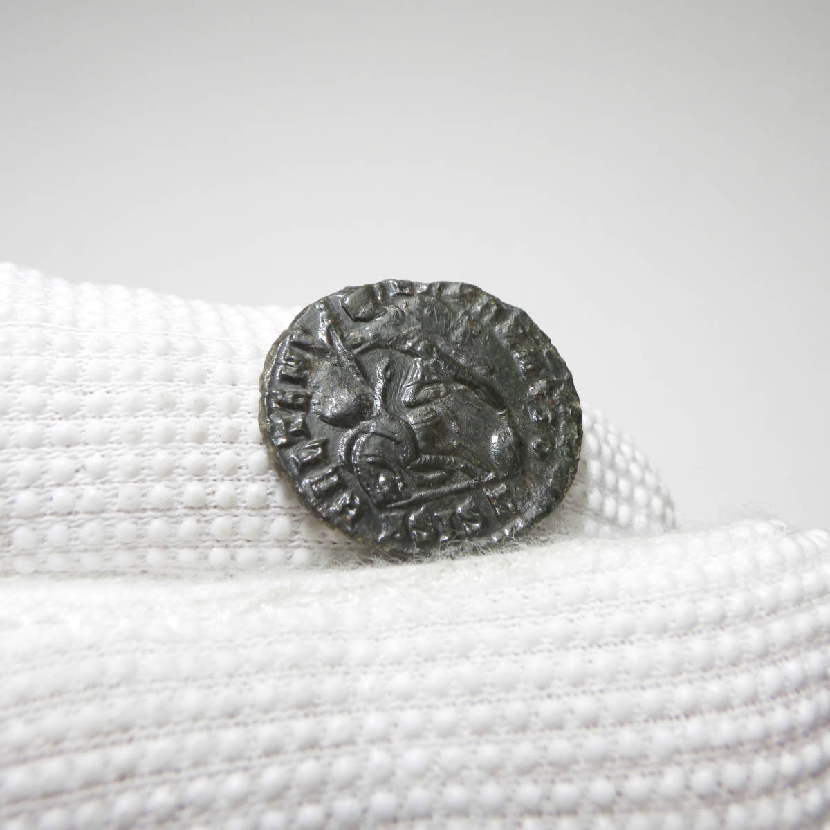 【古代ローマコイン】Constantius II（コンスタンティウス2世）クリーニング済 ブロンズコイン 銅貨(McbYMXwAha)_画像7
