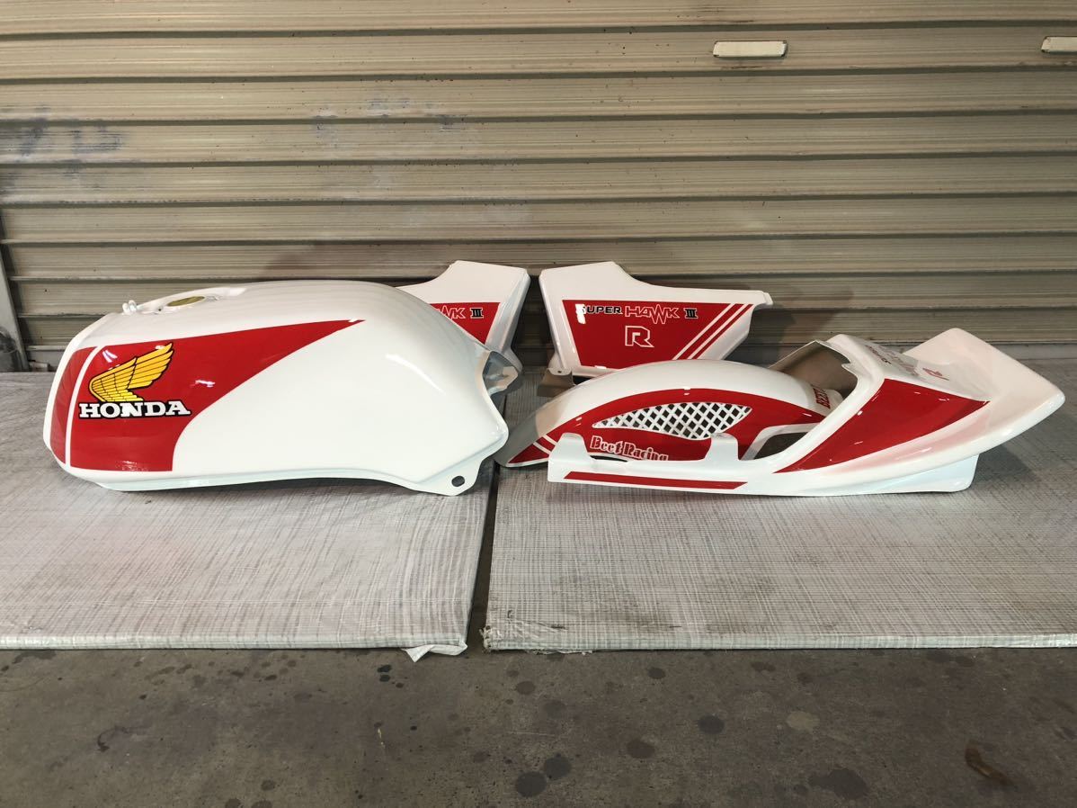 新発売の cb250nBEETアルフィンカバー サイドカバー Hawk3 アルフィン