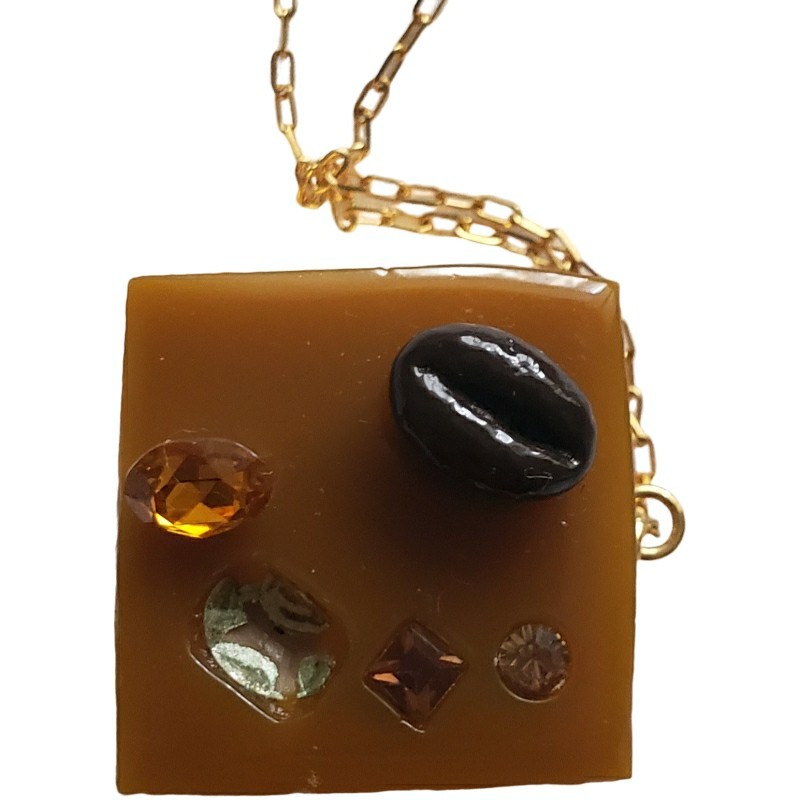  very beautiful goods Q-POT pretty small chocolate cake. pendant 