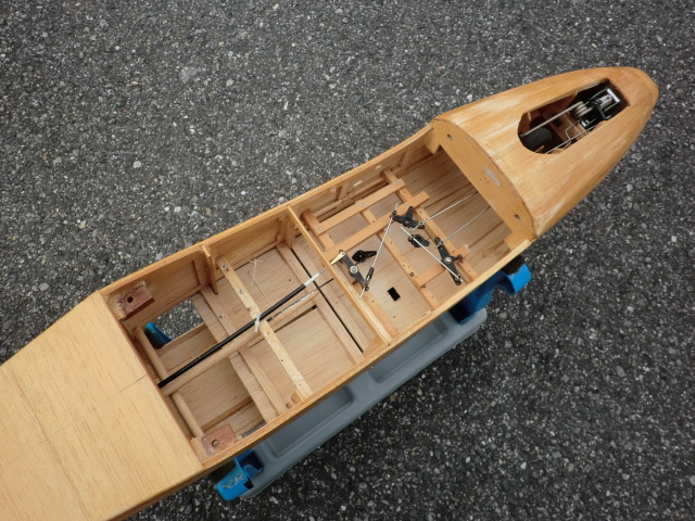 海外正規品 - 丸鷹製ビーチバロン双発スケール機 ビーチクラフトバロン