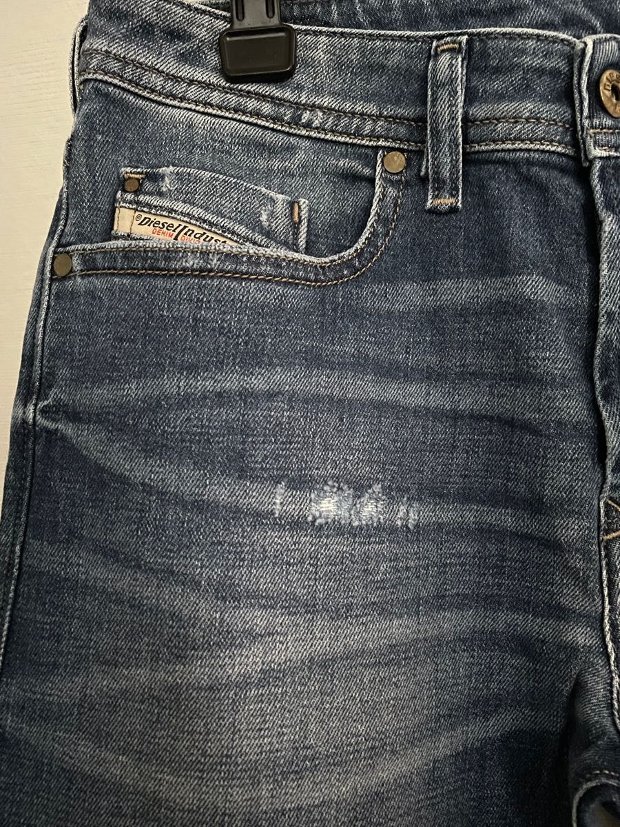 ショッピング買付 Diesel 新品 ダメージジーンズ 28-32 デニム
