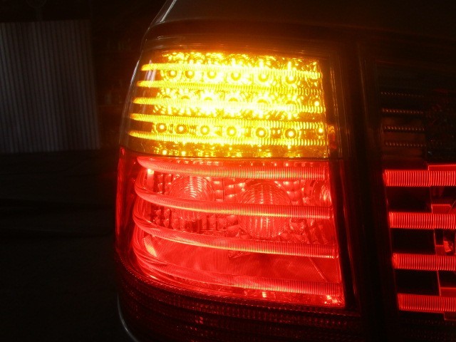 3723 BMW 5シリーズ 525i PU25 左 テールランプ LED 63 21-7 177 693-06 平成20年9月 ワゴン車_画像7