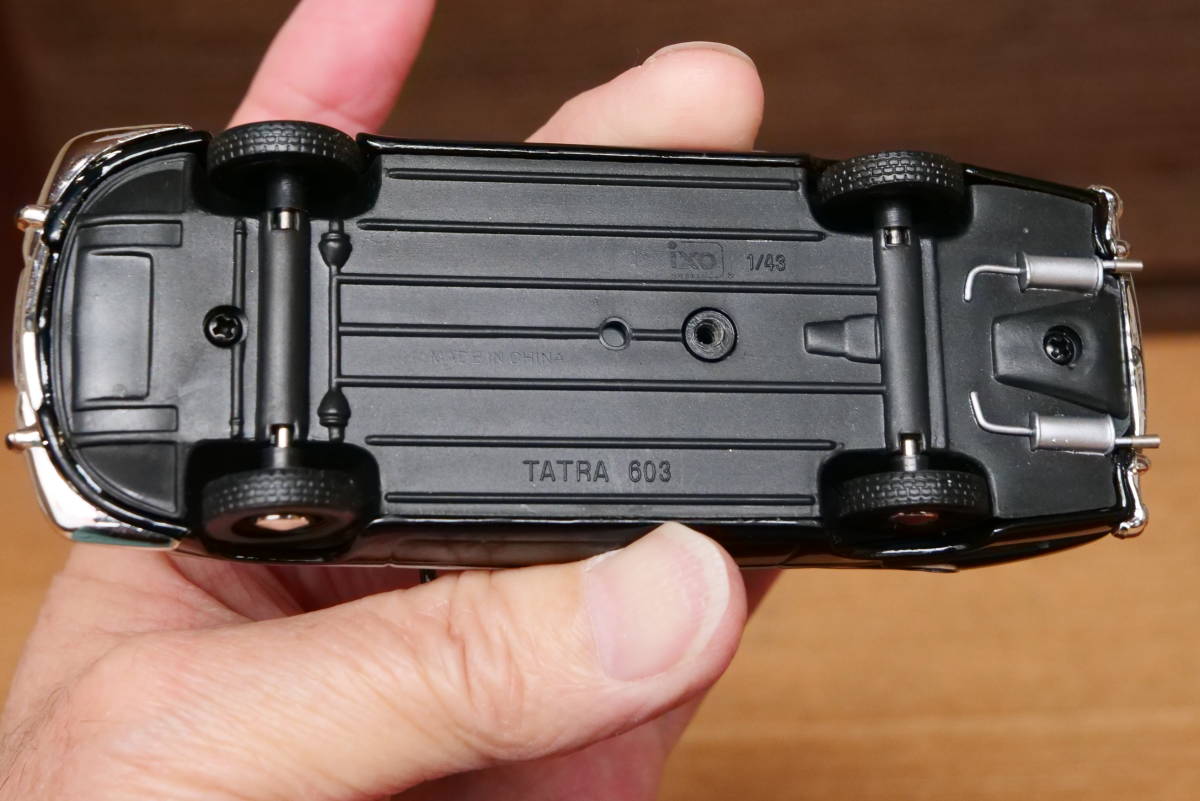 絶対一番安い チェコ60年代コマーシャル『Happy TATRA タトラ603 1/43