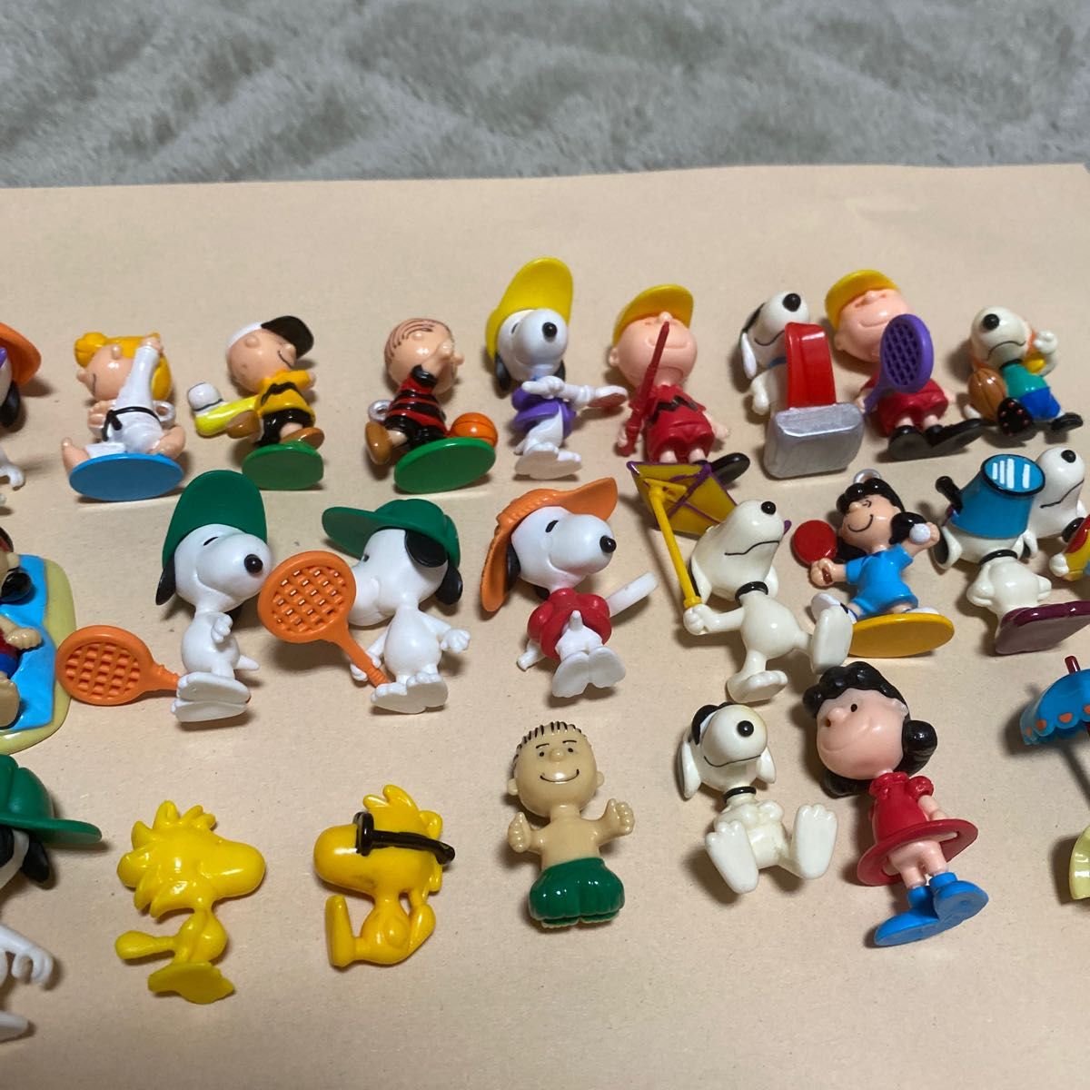 激レア スヌーピー SNOOPY 30個程 ミニフィギュアまとめ売り チョコエッグ 海外版 ソフビ 最終値下げ|PayPayフリマ スヌーピー SNOOPY チョコエッグ フィギュア