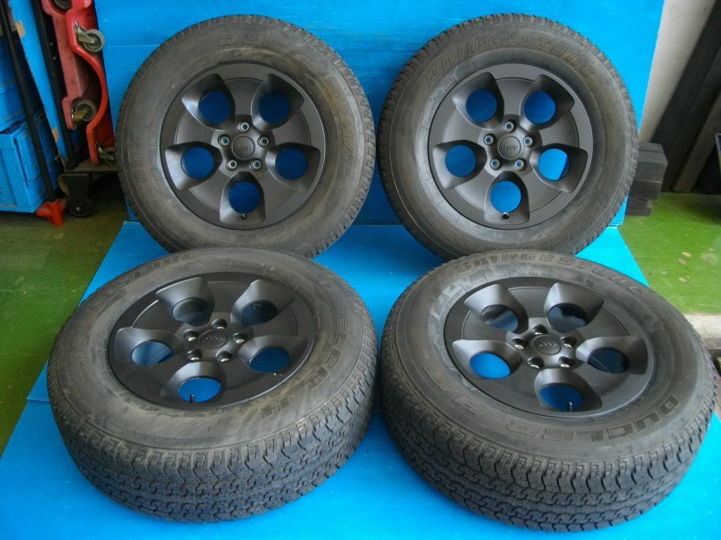 H 249 自家塗装品 JEEP ジープ JKラングラー純正ホイール 18インチ7.5J