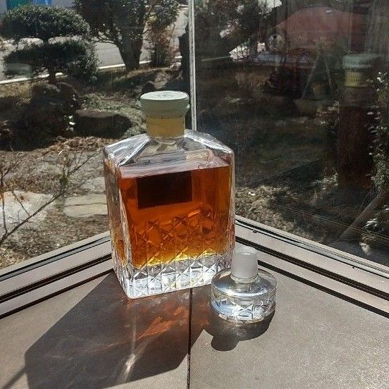 SUNTORY WHISKY IMPERIAL〈カガミクリスタルボトル☆ガラス栓&冊子
