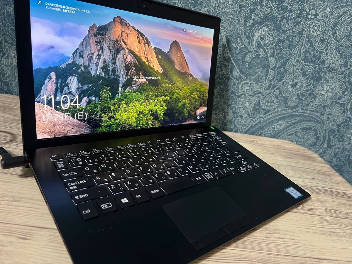 VAIO VJPG11C11N/爆速SSD搭載/第8世代Core i5/8GB-