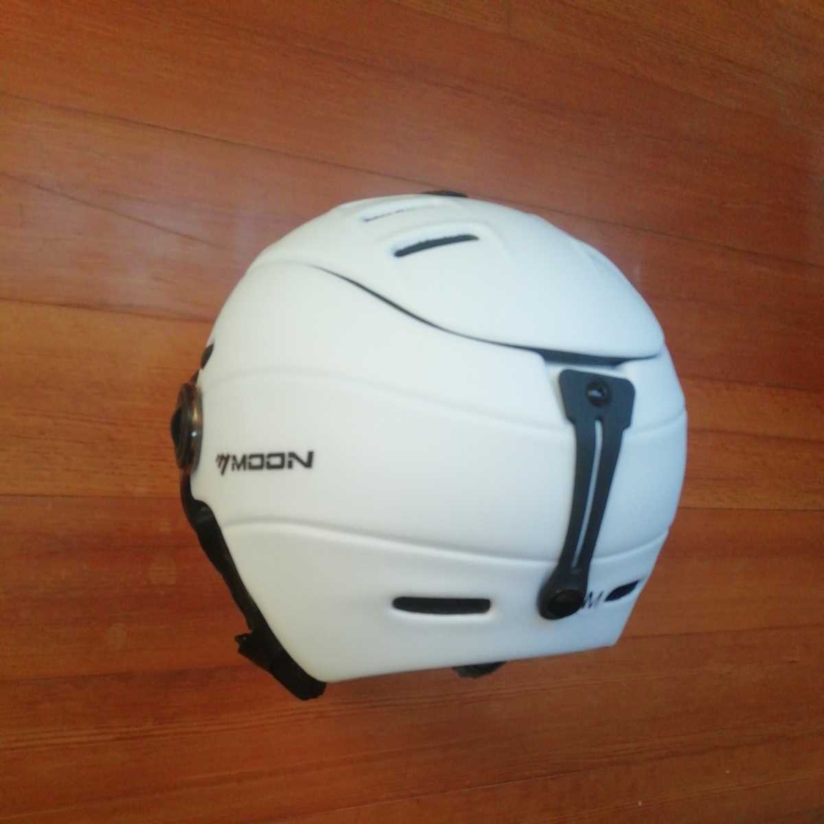 新品未使用 バイザー ヘルメット サイズ M（55cm～58cm）カラー マットホワイト スノーボードヘルメット スキーヘルメット ゴーグル _画像8