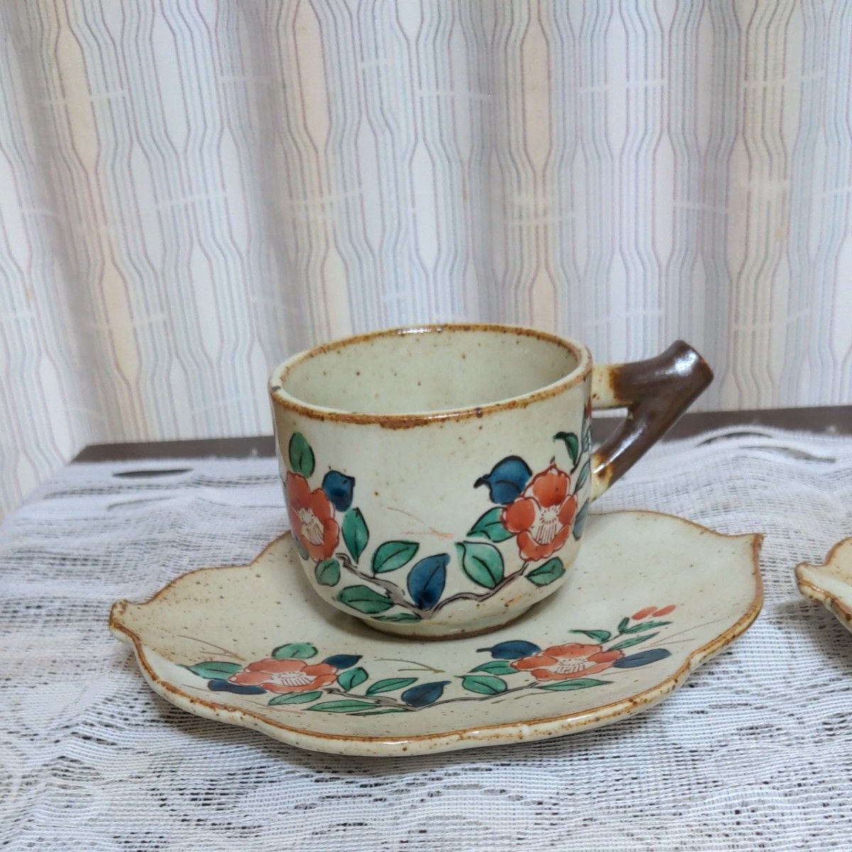 お蔵出しの品 昭和レトロの九谷焼 弘山窯元 コーヒーカップと お蔵出しの品 昭和レトロの九谷焼 弘山窯元 コーヒーカップと