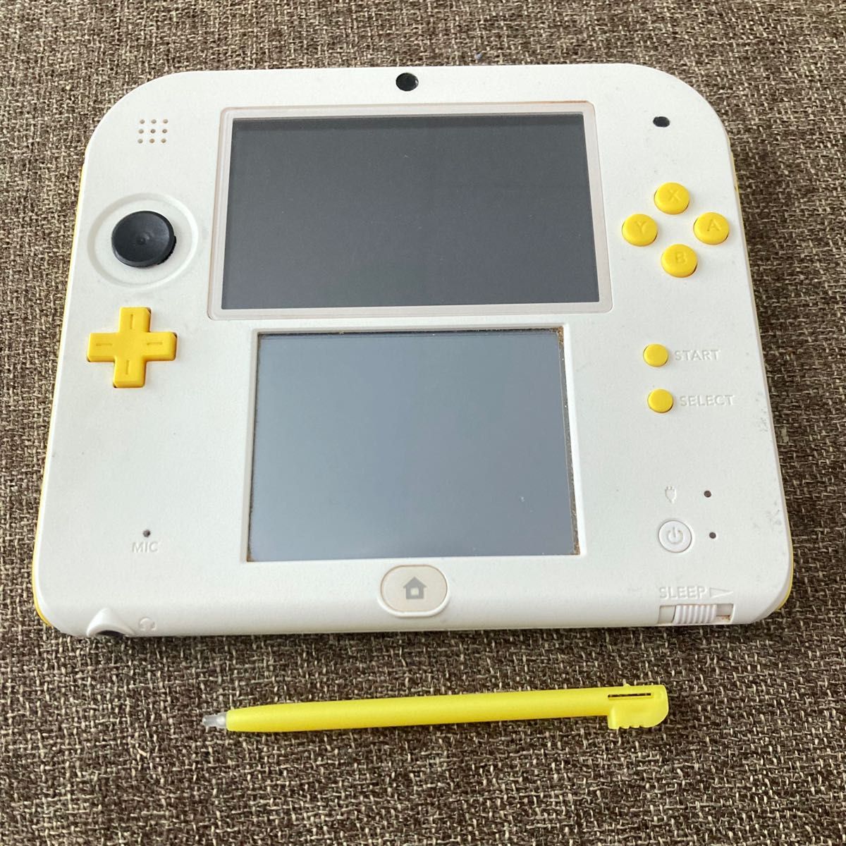 希少 動作確認済み ニンテンドー2DS イエロー ホワイト マリオ 限定