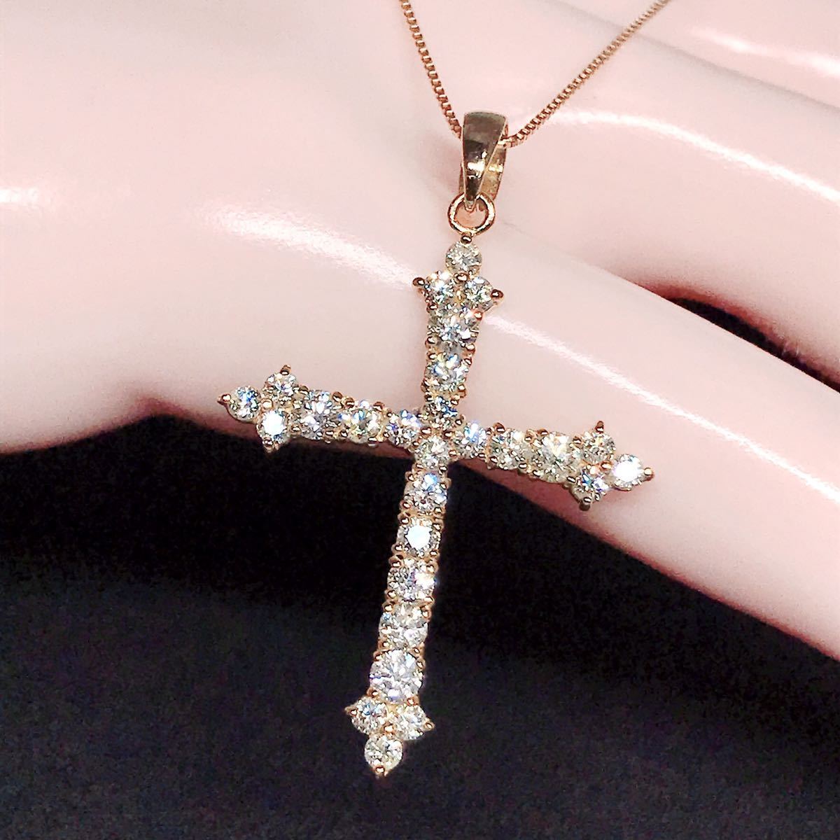 1.0ct K ダイヤモンドネックレストップ クロス 値下げします