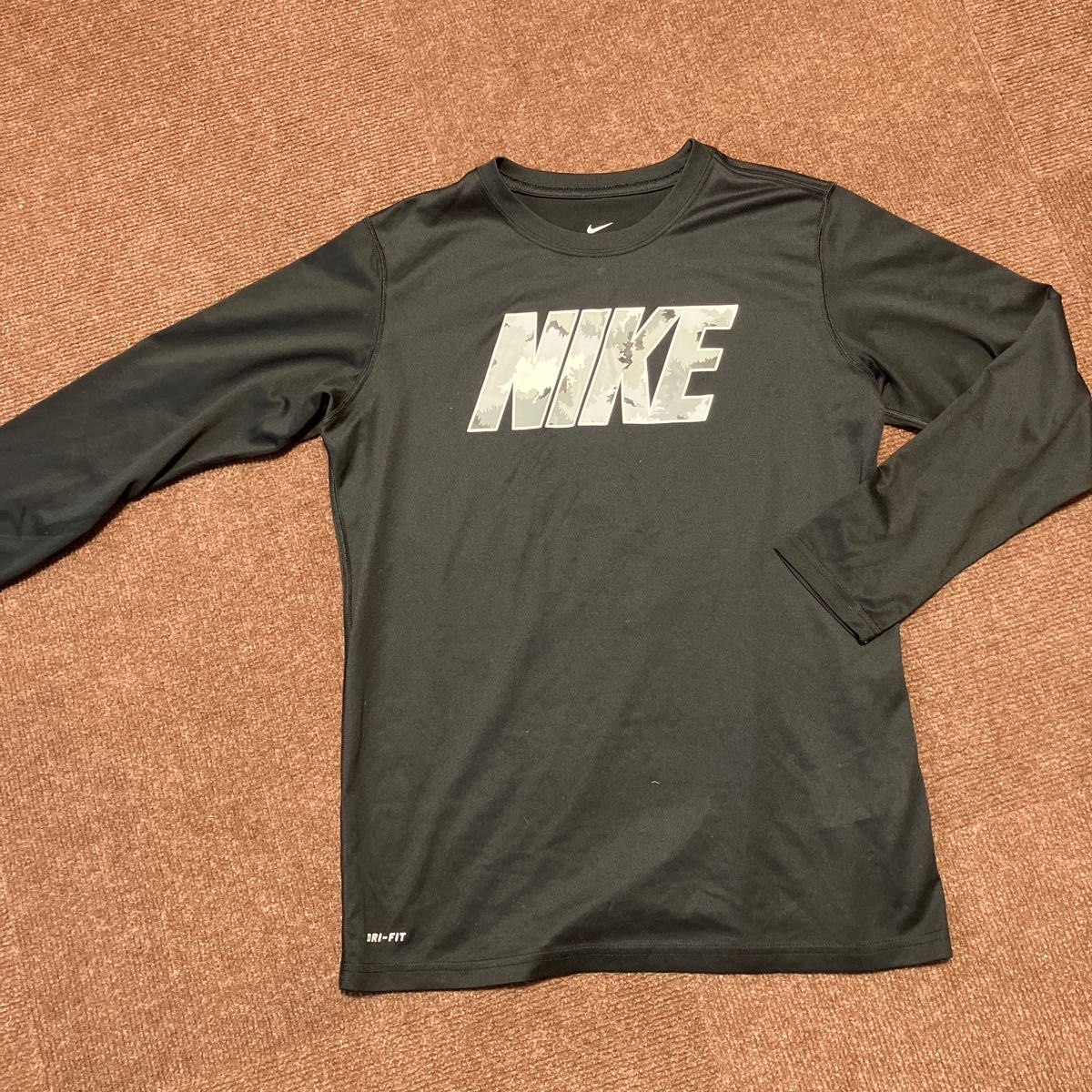 NIKE★ナイキ★長袖Tシャツ★ロンT★ナイキTシャツ★男児★ジュニア★L★黒★160★ロゴT