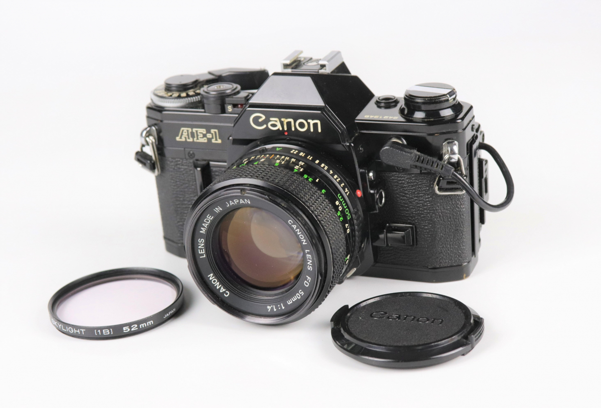 Canon AE-1 レンズセット DATA BACK付き ##2111 カメラ Canon AE-1 レンズセット DATA BACK付き ##2111 カメラ