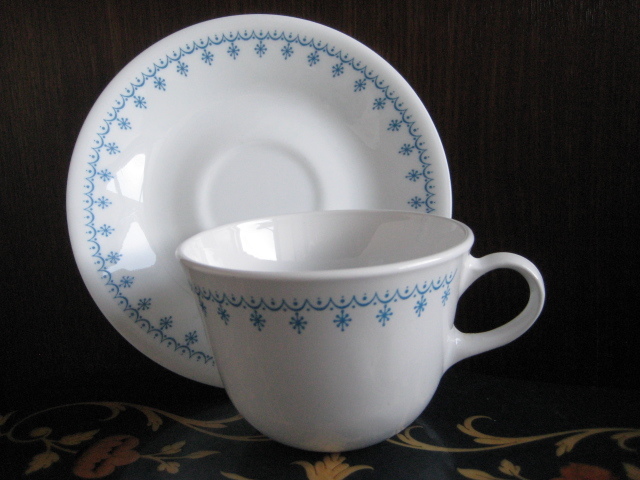 * beautiful goods Old ko rail cup & saucer snow f Ray k snow flakes 