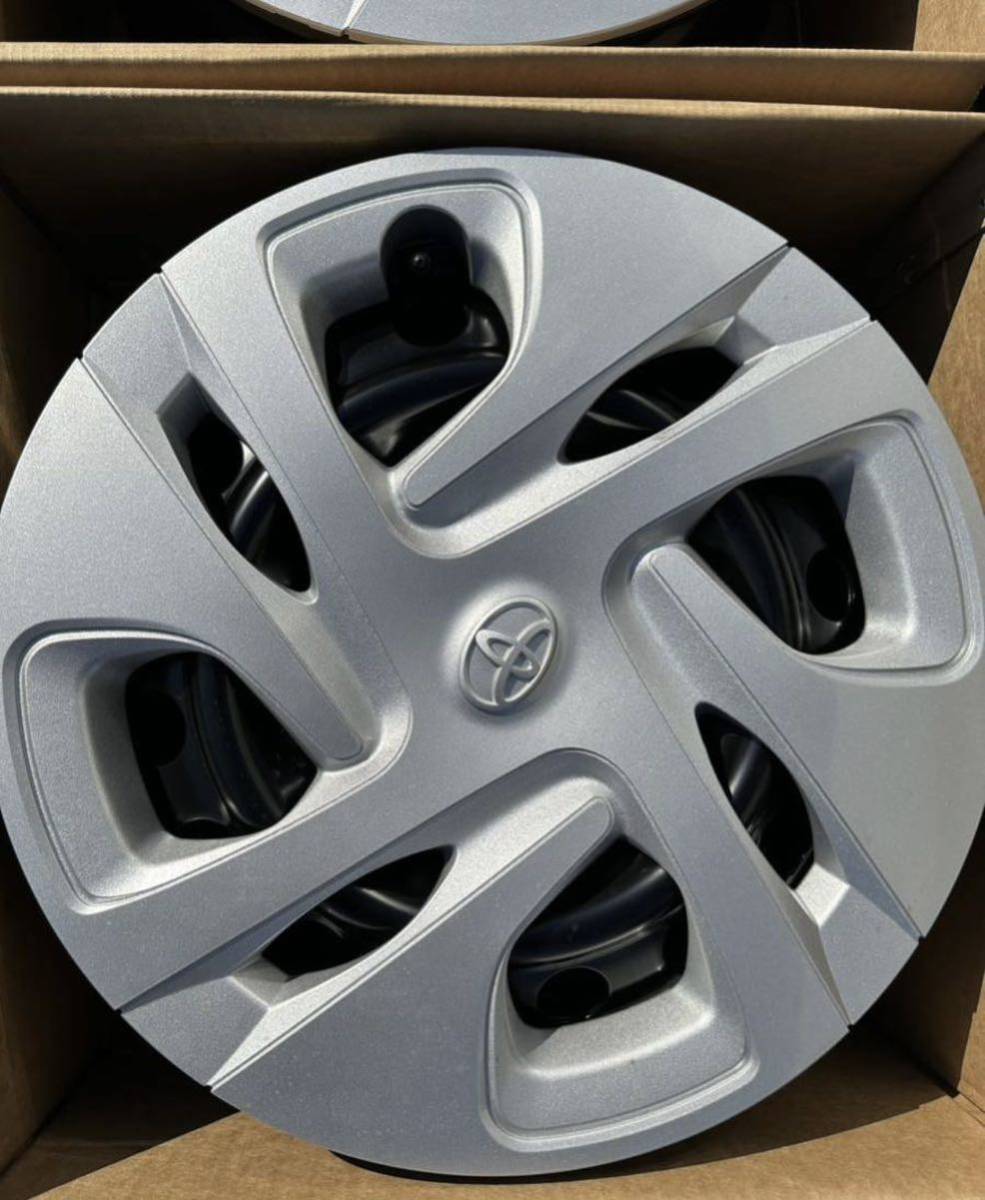 ですが】 新車はずしトヨタアクア純正スチール15x6.0キャップ付き4本