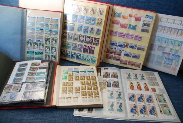☆未使用品【日本記念切手 1円切手から60円まで 切手バラ 3700枚 総額 116,602円分 】アルバム9冊まとめて N02025 郵便切手 日本の歌シリーズ 記念台紙のみ 全7枚セット