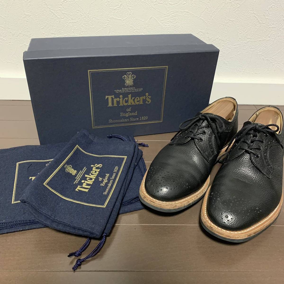 送料込！最終値下げ▲美品▲Tricker's トリッカーズ▲M7355 シボ革スコッチグレインダービーシューズUK8▲ブラック▲26.5cm▲