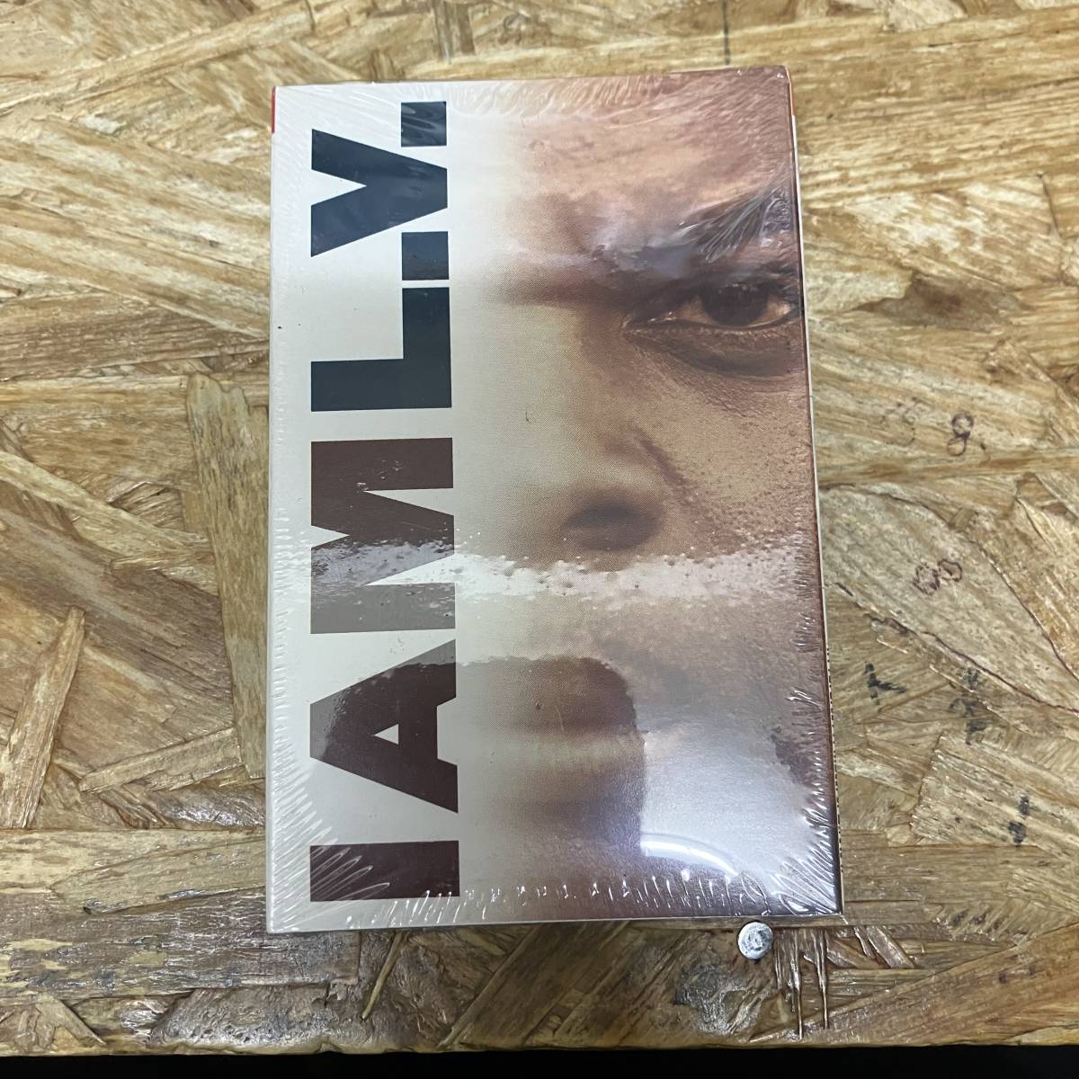 ... HIPHOP,R&B L.V. - I AM L.V. ...! TAPE  подержанный товар 