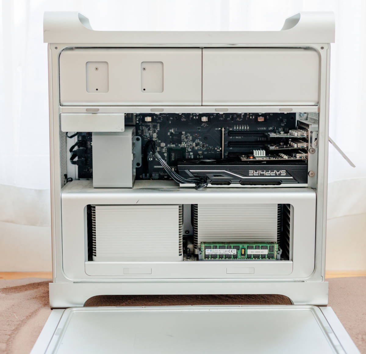 Apple Mac Pro (Mid 2010) 魔改造 3 06GHz6コアx2 メモリ48GB Apple Mac Pro (Mid 2010) 魔改造 3 06GHz6コアx2 メモリ48GB