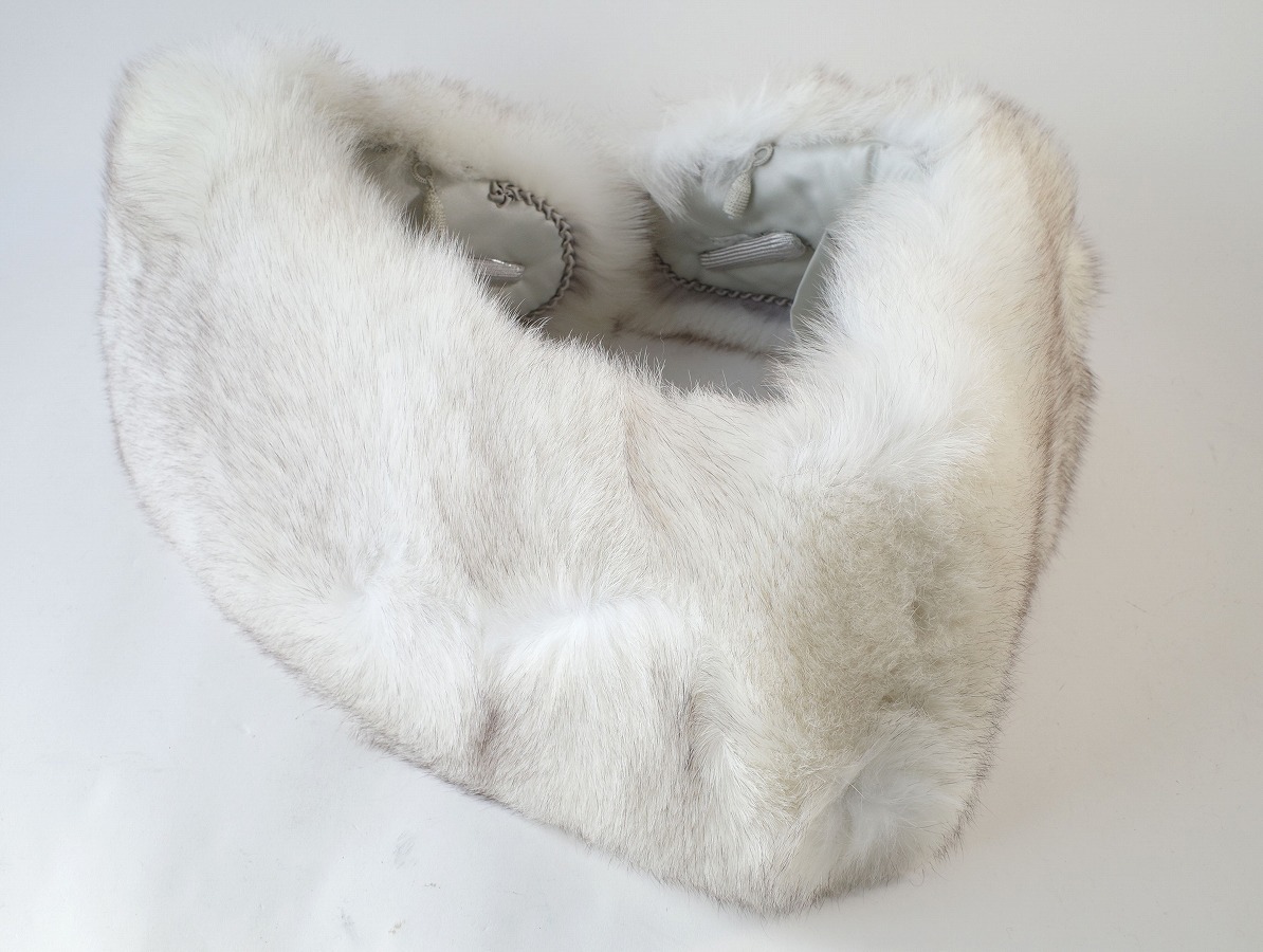  unused SAGA FURS large size fox shawl natural fur boxed 