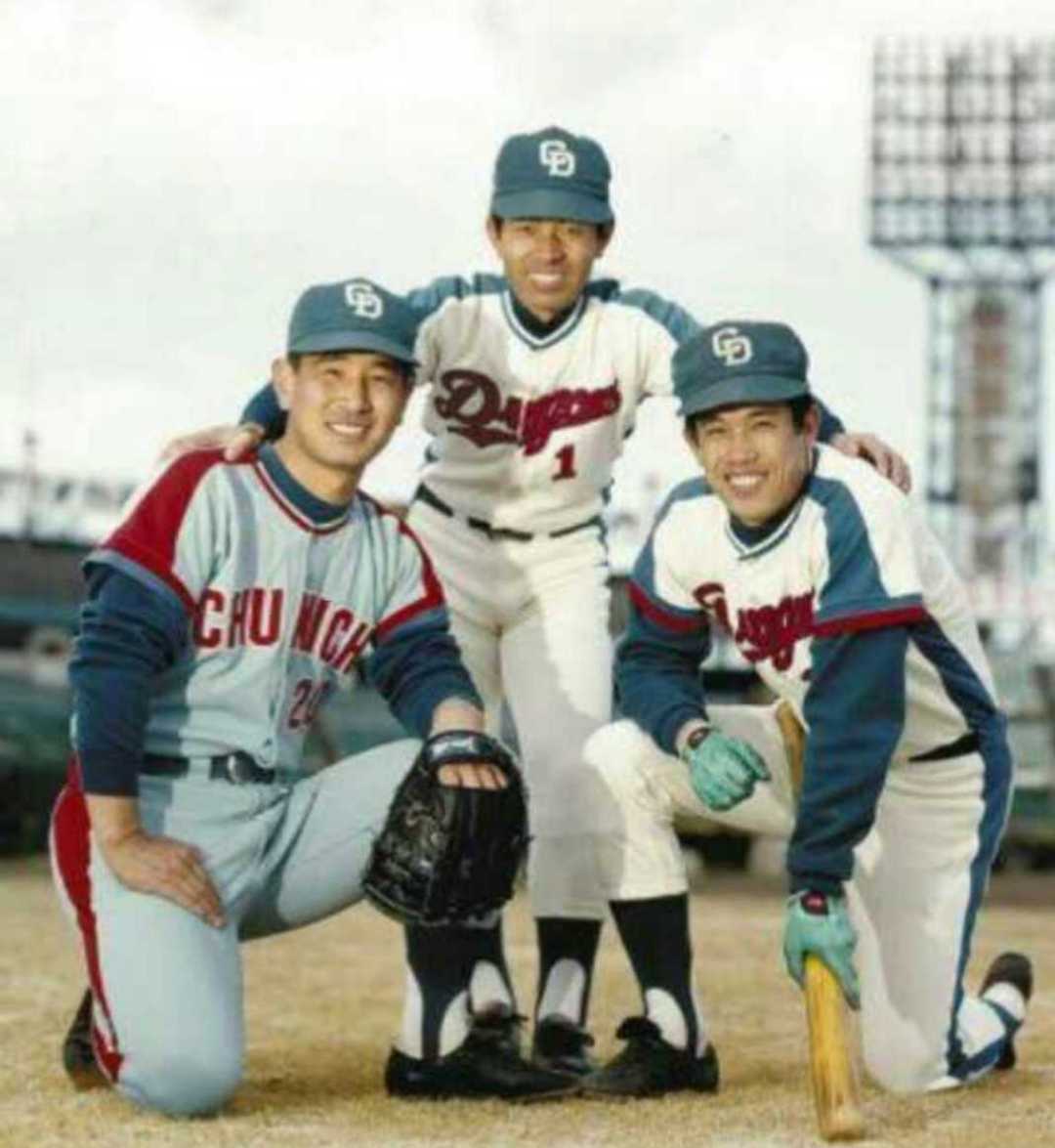 即決・送料無料 2012年 中日ドラゴンズ 1974年型 復刻 即決・送料無料 2012年 中日ドラゴンズ 1974年型 復刻