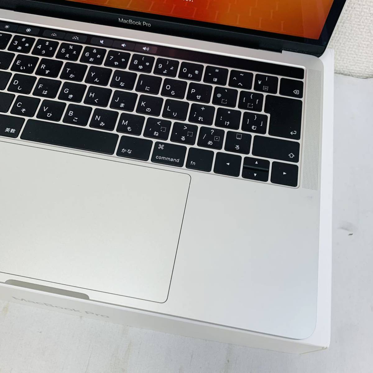 Apple MacBook Pro 2018 13インチ 2.3GHz Core i5 8GB 256GB シルバー