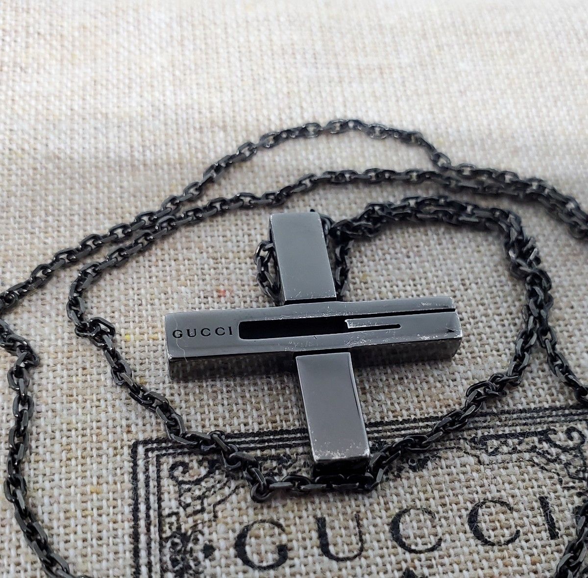 レア廃盤品】GUCCI クロス カットアウトG チェーンネックレス ブラック