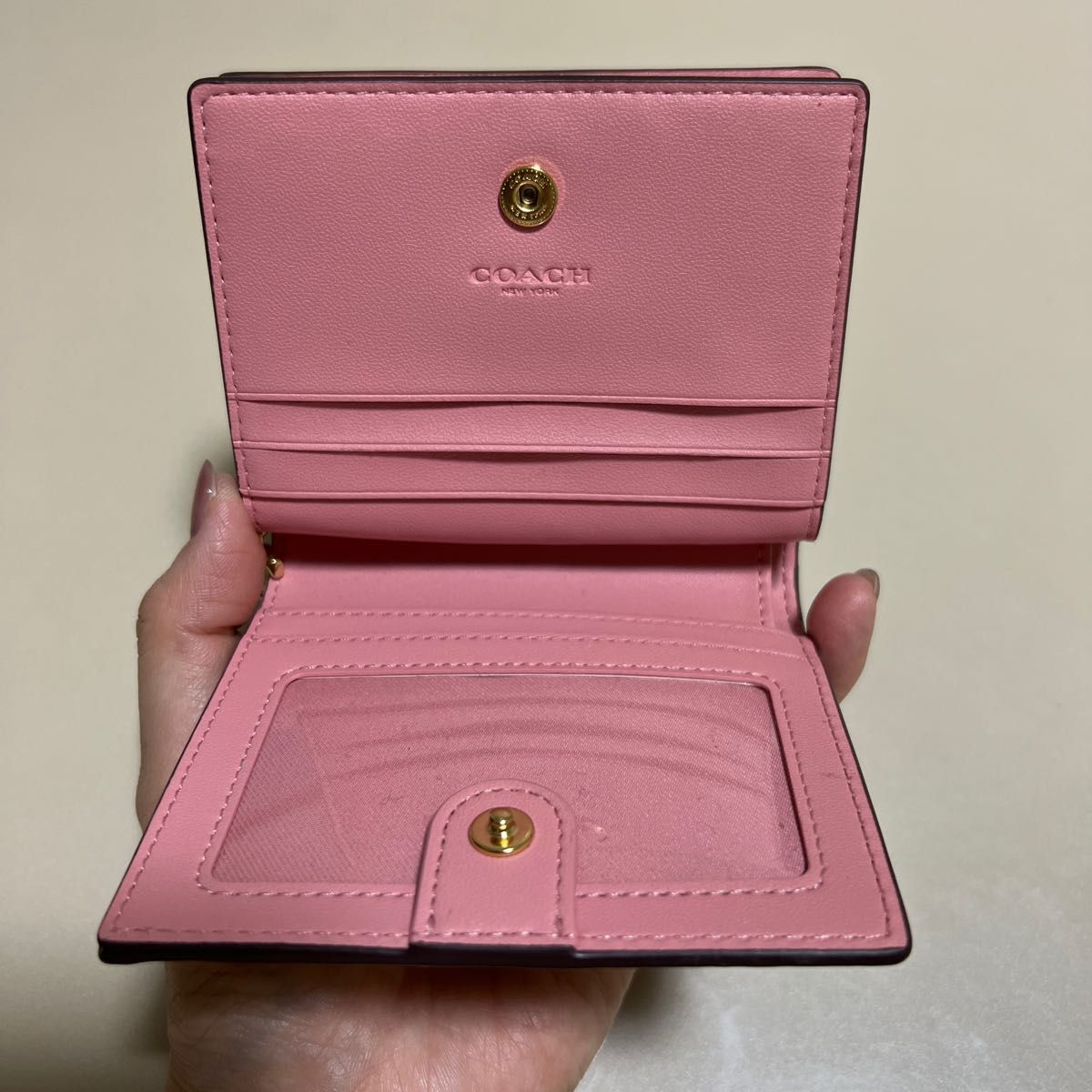 COACH  上品な可愛いピンクの2つ折財布 3