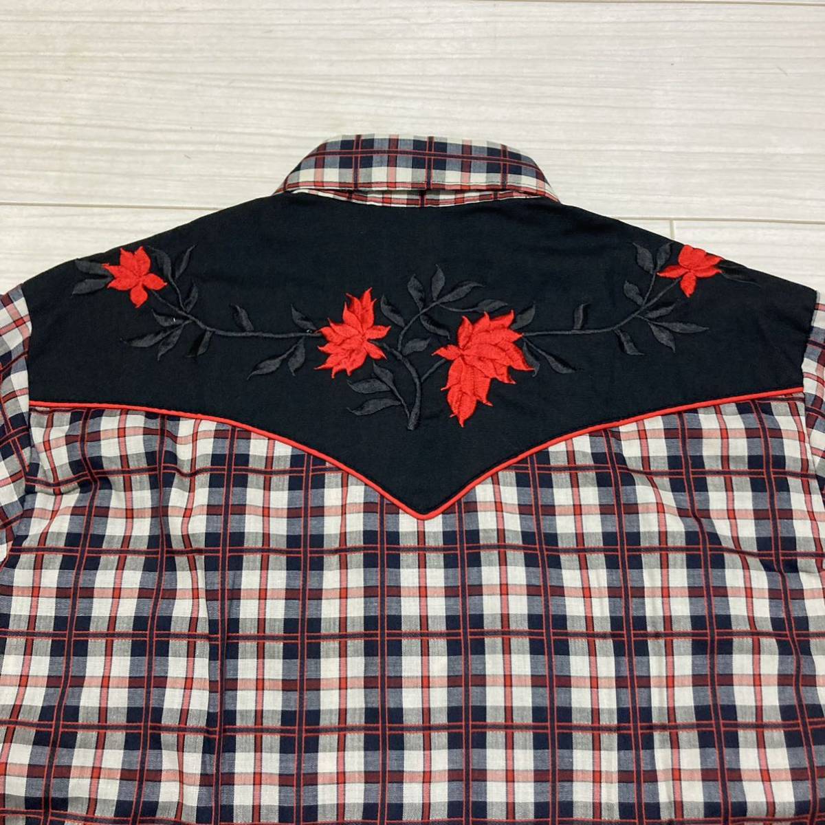 80s Vintage KARMAN カルマン 花柄 バラ 刺繍ウエスタンシャツ 80s Vintage KARMAN カルマン 花柄 バラ 刺繍ウエスタンシャツ