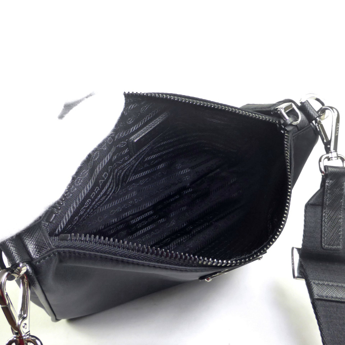 プラダ (PRADA) ナイロン テスート×サフィアーノ Re-Nylon ポーチ