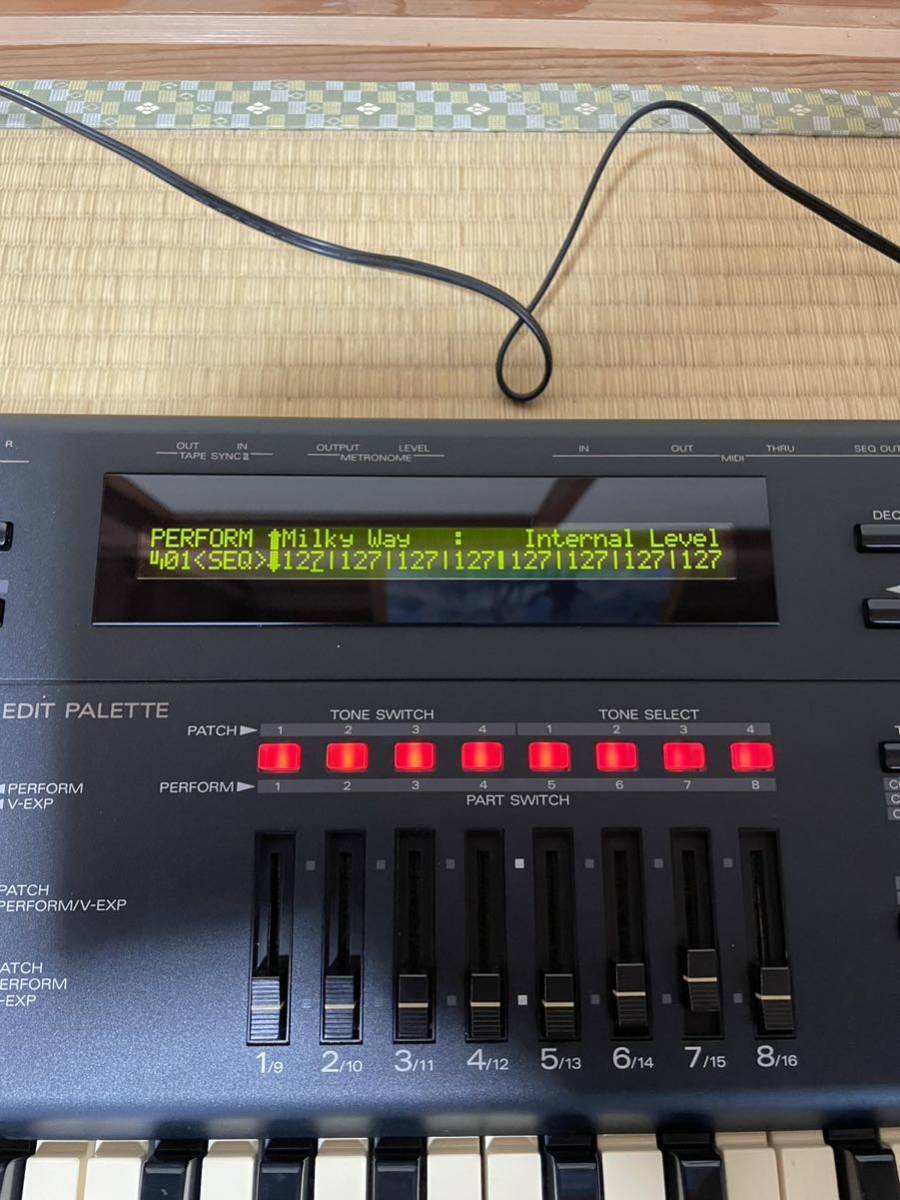 Roland  Roland   синтезатор   Work  Station   JV-1000