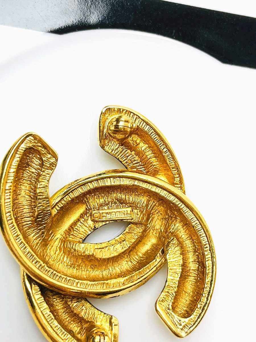 CHANELヴィンテージブローチ刻印あり - 通販 - guianegro.com.br