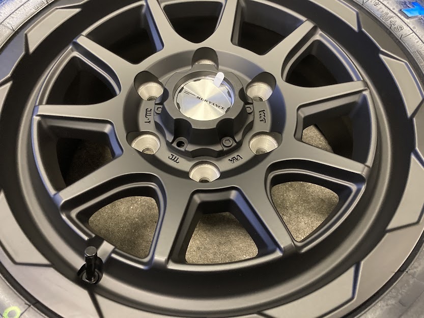 4本セット MUD VANCE06 マッドヴァンス 16x6.5J 6/139.7 +38 マットブラック MUDSTAR radial M/T MT 215/65R16 ハイエース バン 200系_画像5