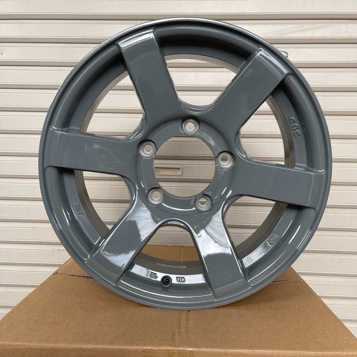 暖色系 ジムニー 16×6J-15☆新品4本セット☆セメントグレー - 通販
