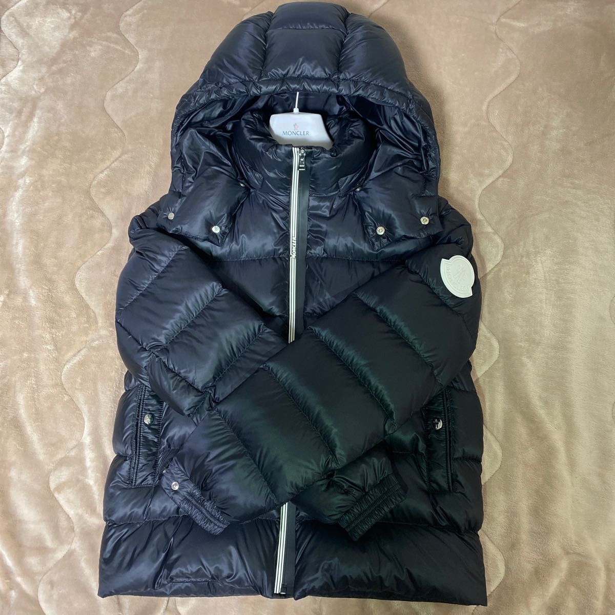 超ポイント祭?期間限定】 MONCLER ブラック ARVES タグ付き