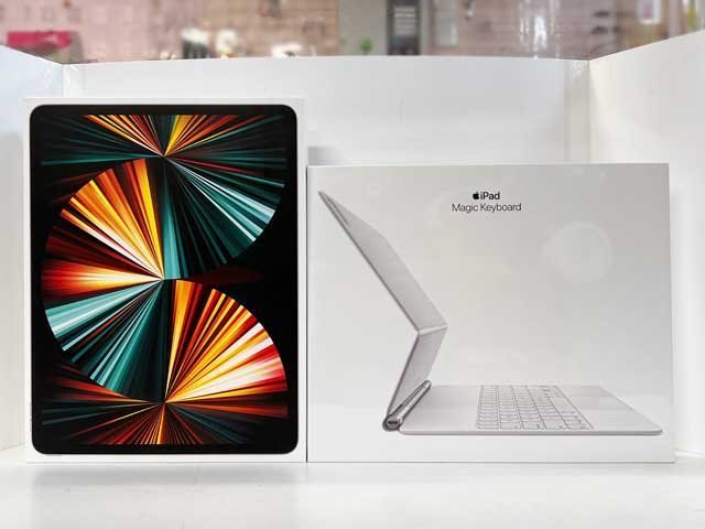 こちらの 未使用保管品☆ Apple ☆ 12.9インチ iPad Pro (第5世代
