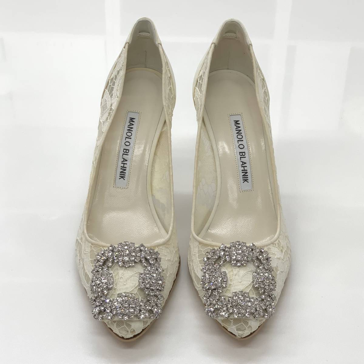 6099 Manolo Blahnik handle gisibiju- race pumps white 