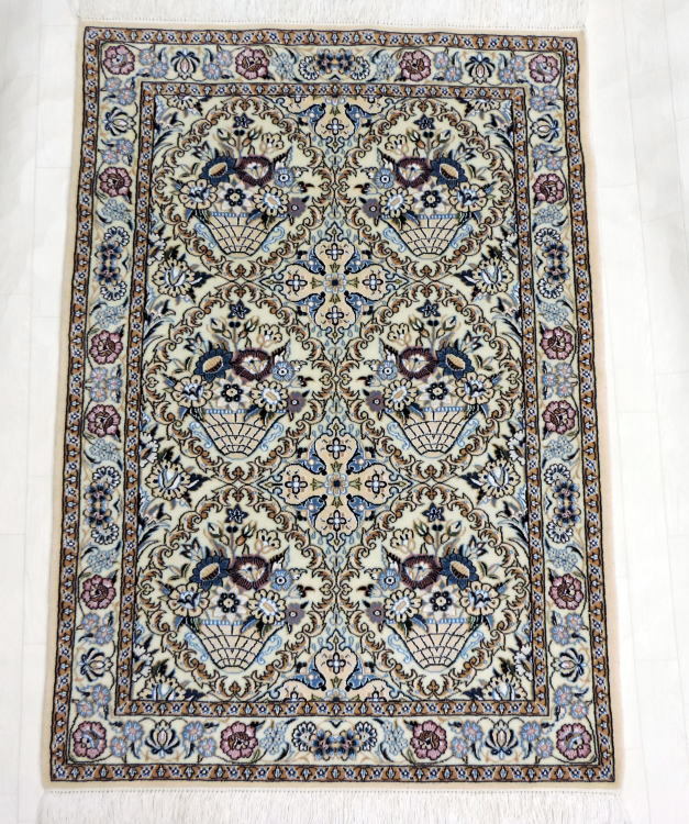 ペルシャ絨毯 カーペット 高品質ウール 手織り 高級 ペルシャ絨毯の本場 イラン ナイン産 中型サイズ 145cm×99cm 本物保証 直輸入
