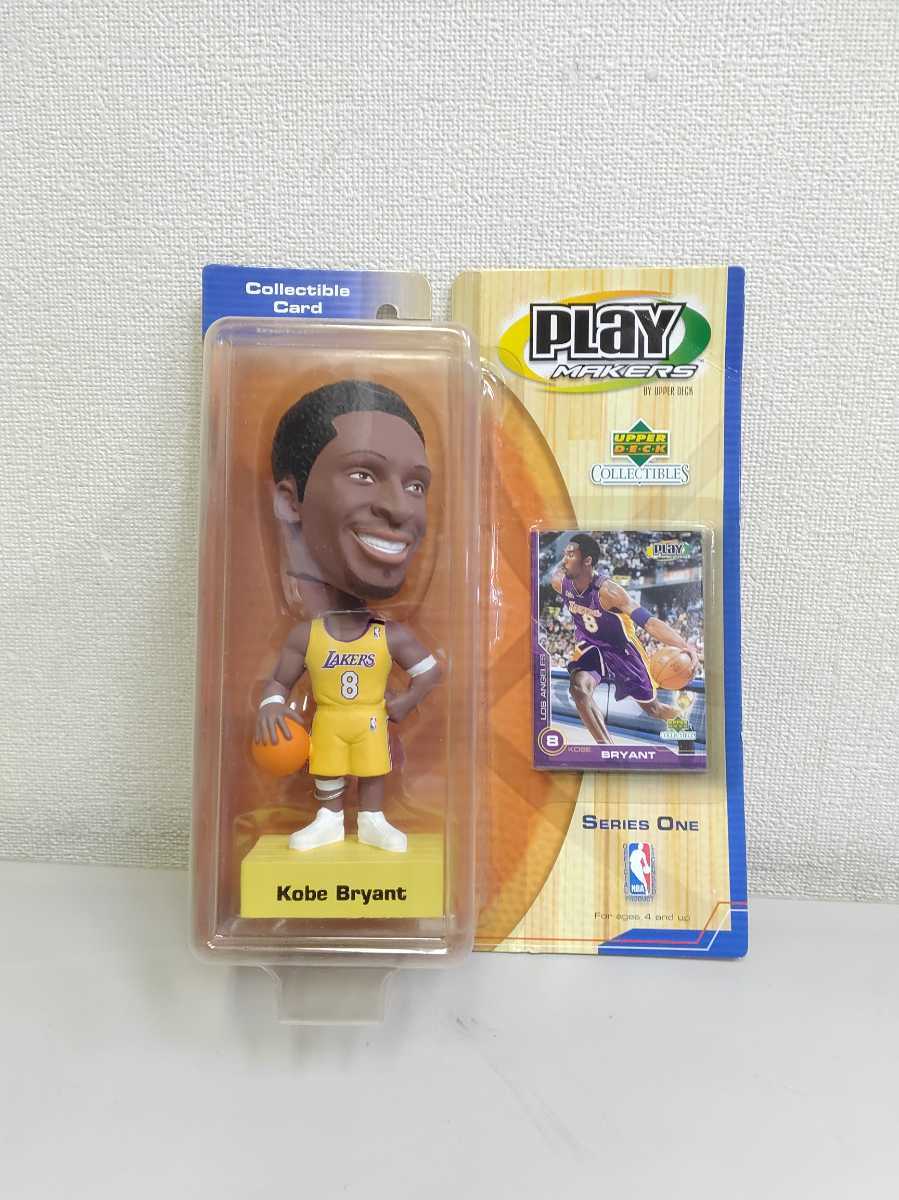 商品 コービー ブライアント 首振り 人形 トレーディングカード付き