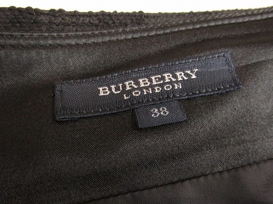 k5737：日本製！バーバリーBurberry チェック柄フレアスカート 38 ウール混台形スカート/ミニスカ ブラック黒/フォーマル：5_画像4