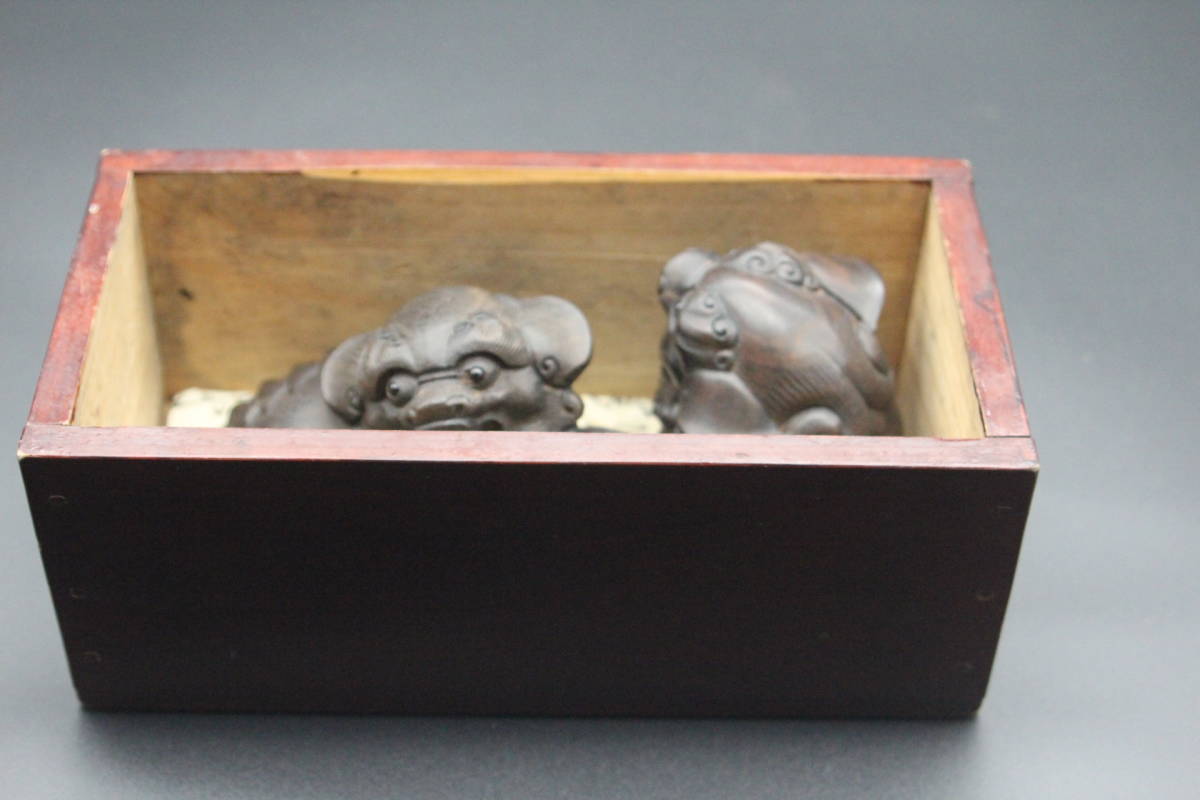 海】中国古美術品 紫檀木彫 獅子一対 時代箱付 木彫 置物 骨董品 時代