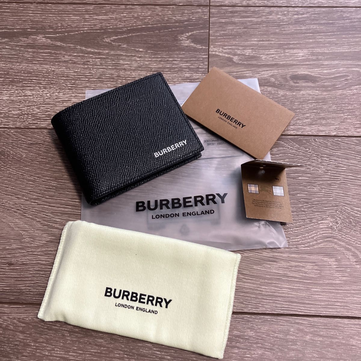 オイルペイント 新品 バーバリー 折り財布 財布 - 通販 - bardahl.pt