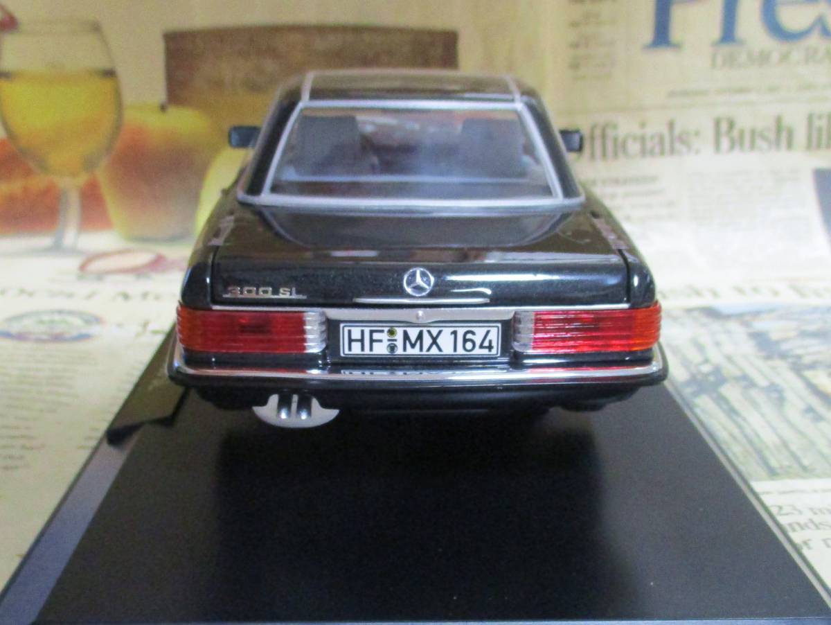 ★レア絶版*Norev*1/18*1986 Mercedes-Benz 300 SL Convertible (R107) ブルーブラックメタリック_画像4