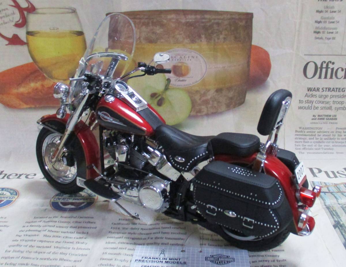 ★激レア絶版*フランクリンミント*ハーレー*1/10*2007 Harley-Davidson Heritage Softail Classic レッド/ブラック_画像2